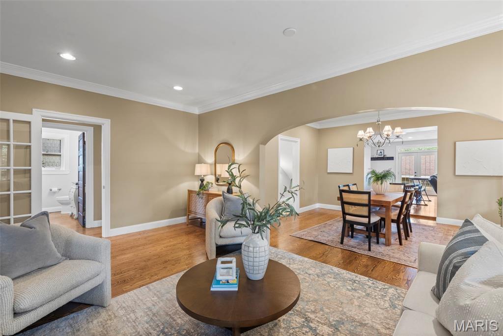 1012 N Taylor Avenue