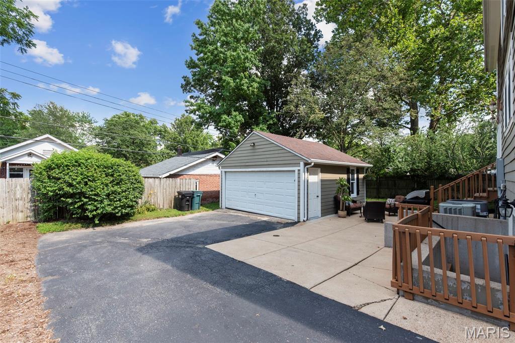 1012 N Taylor Avenue