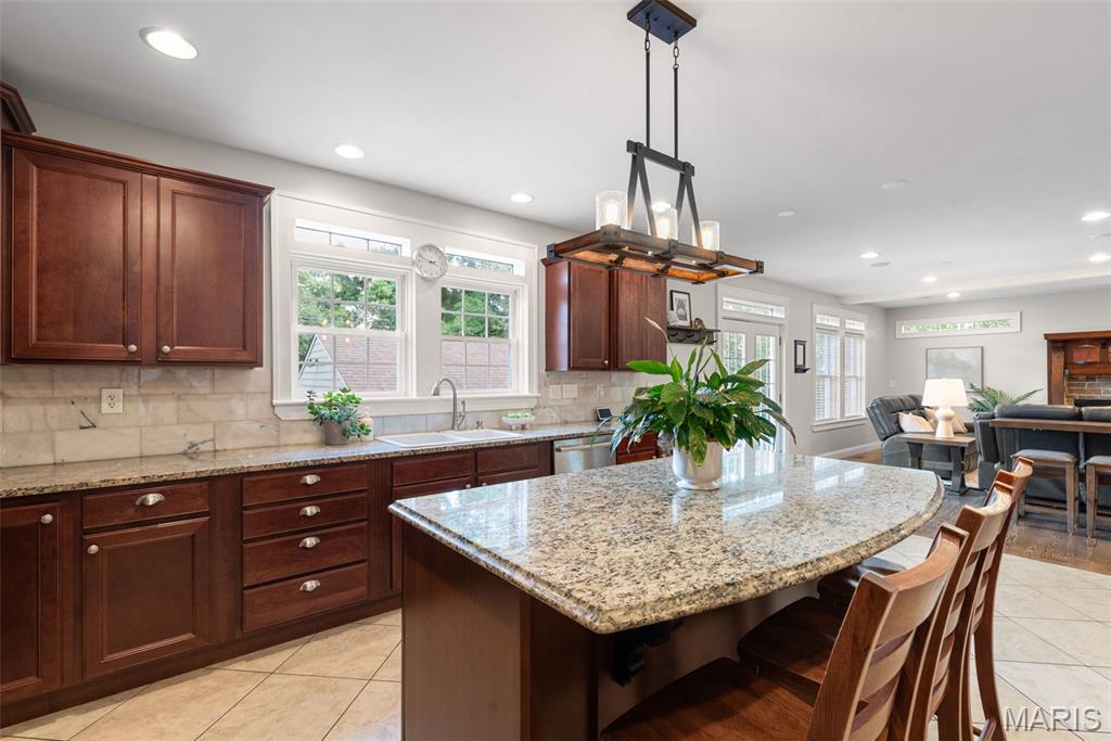 1012 N Taylor Avenue