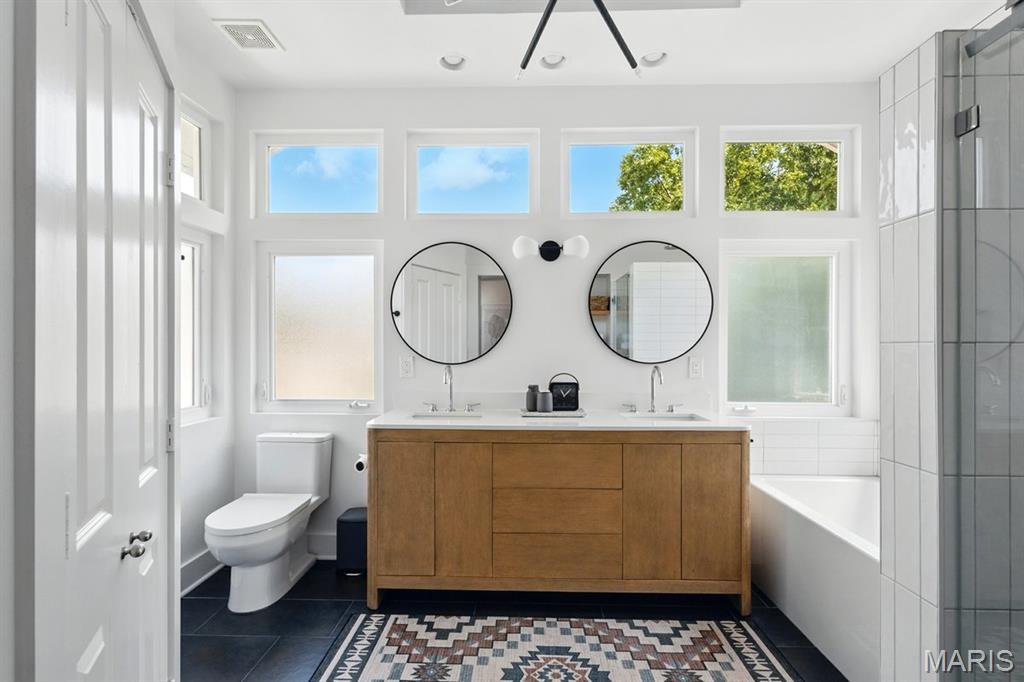 7107 Pershing Avenue