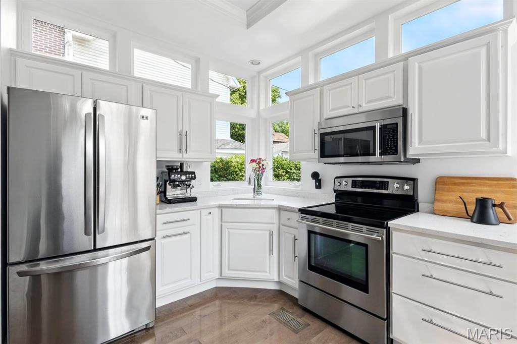 7107 Pershing Avenue