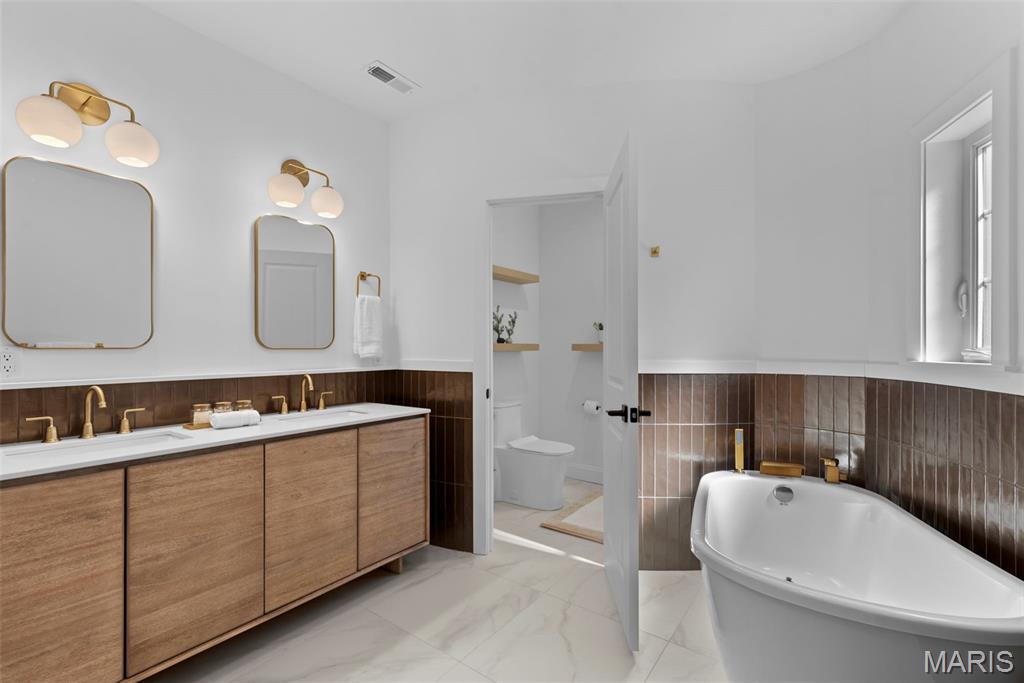 1024 N Taylor Avenue