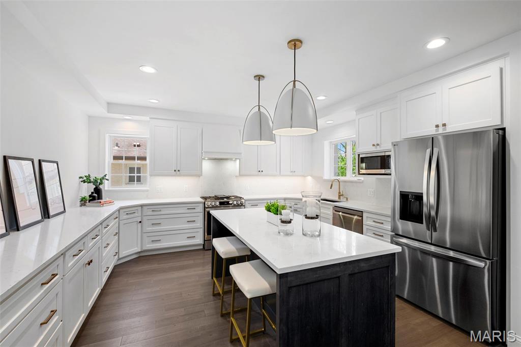 1024 N Taylor Avenue