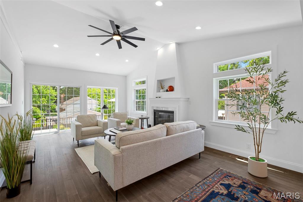 1024 N Taylor Avenue