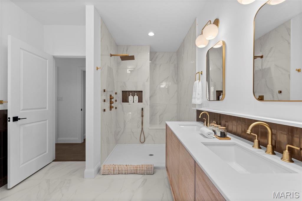 1024 N Taylor Avenue