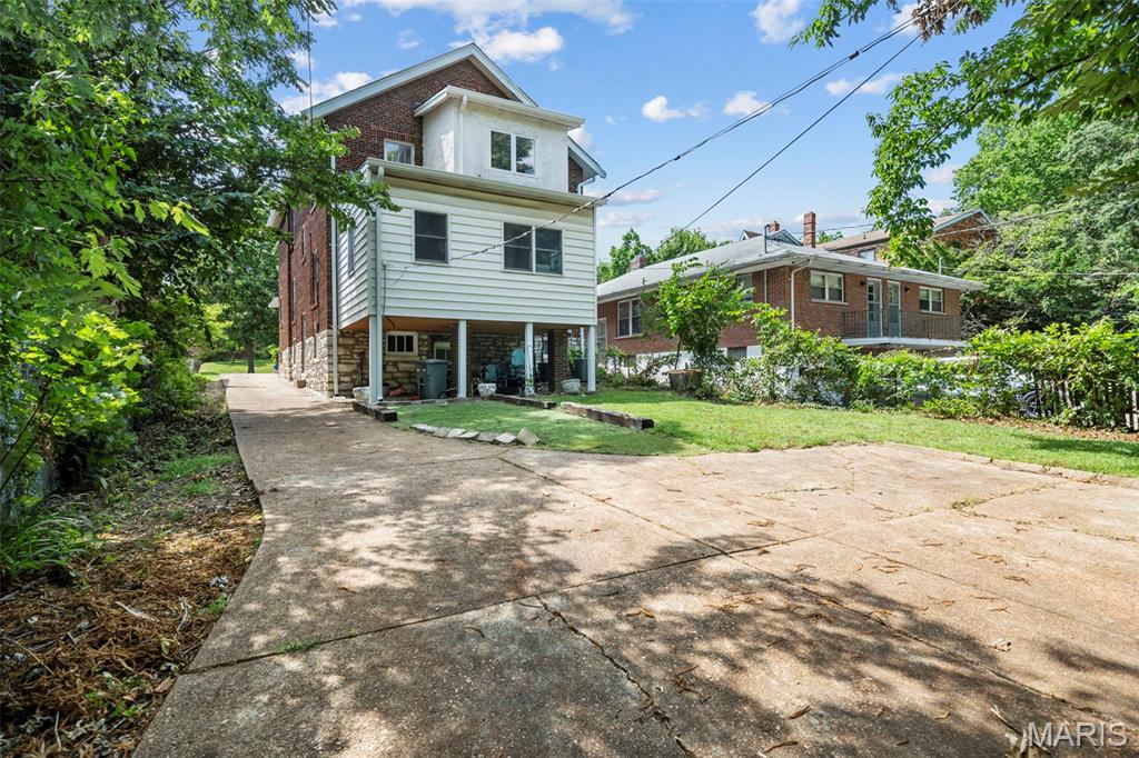 1102 Moorlands Drive