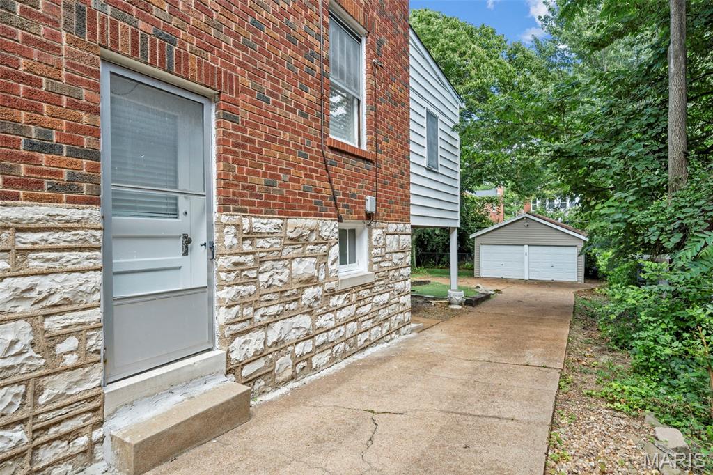 1102 Moorlands Drive