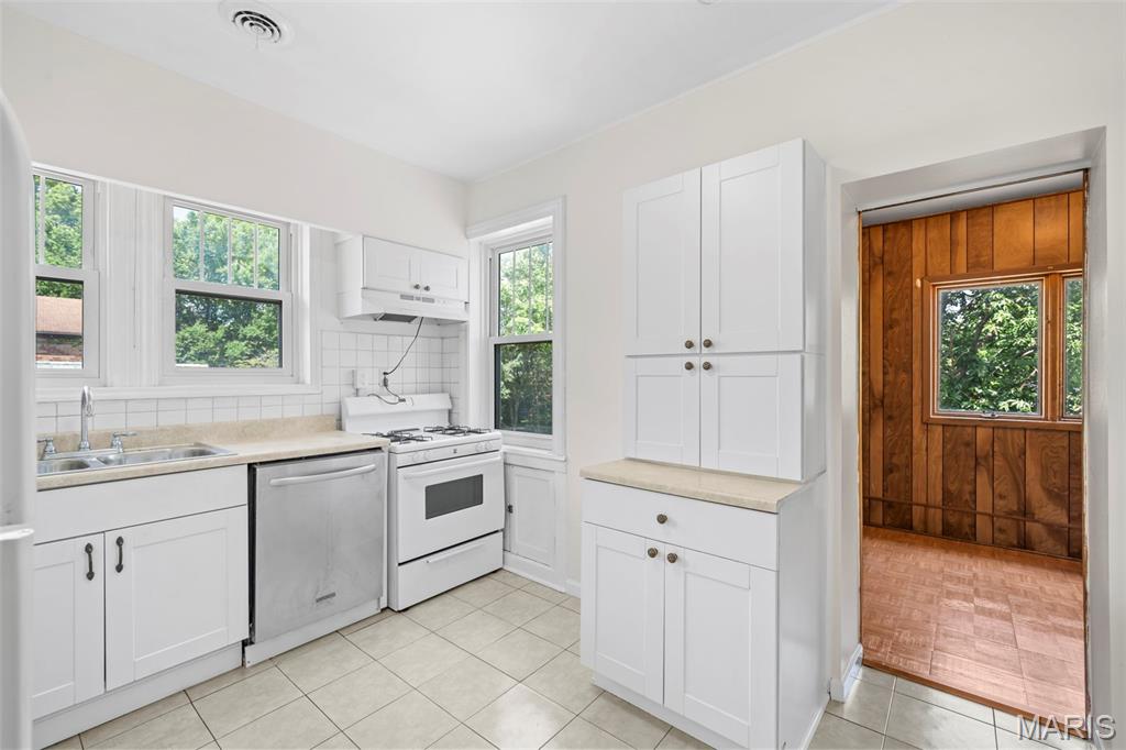 1102 Moorlands Drive