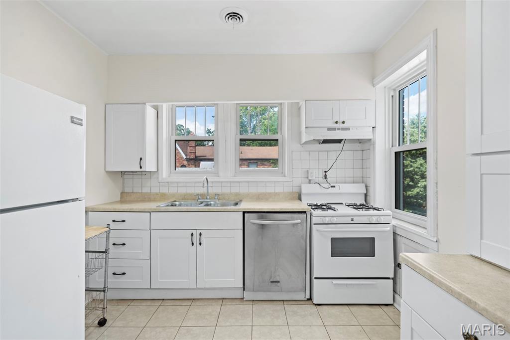 1102 Moorlands Drive