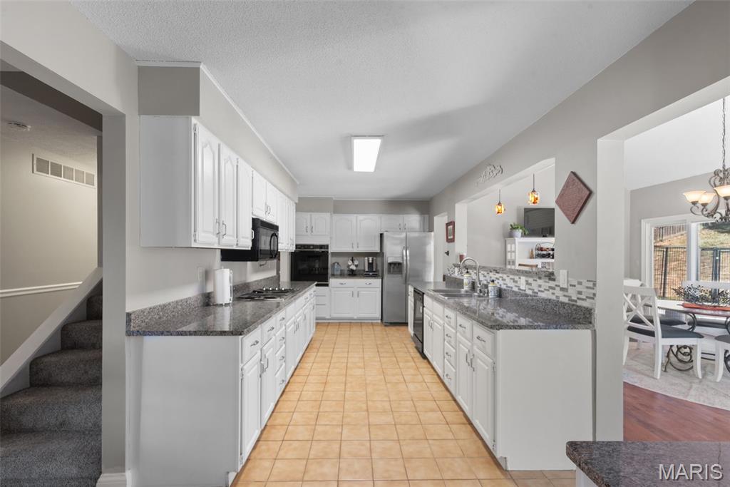 1102 Lakeview Drive