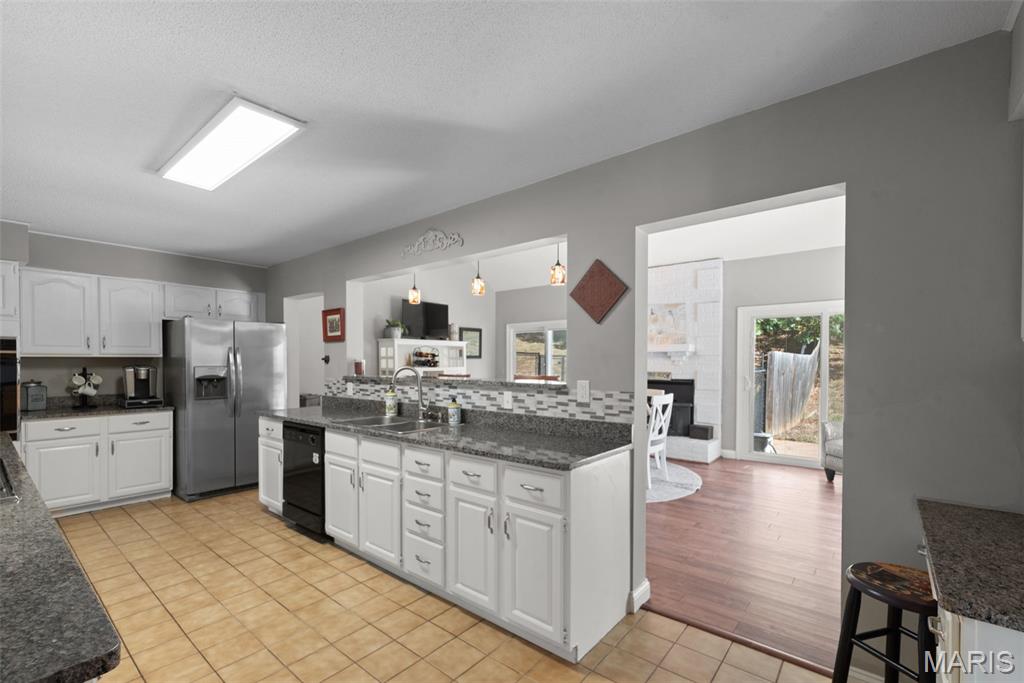 1102 Lakeview Drive
