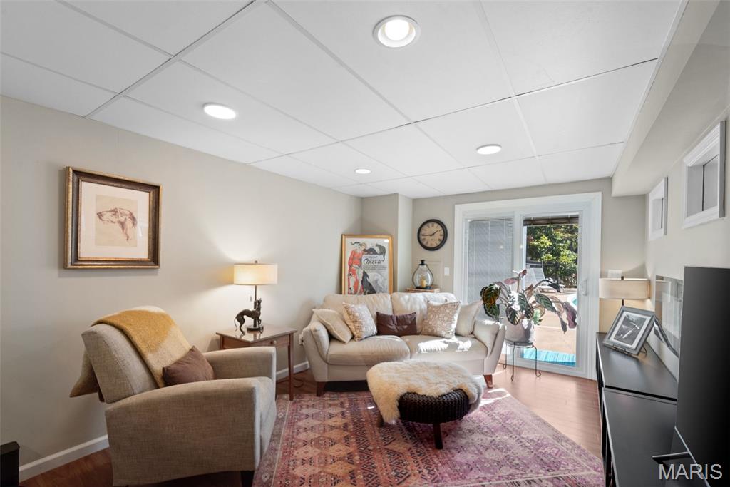 1102 Lakeview Drive