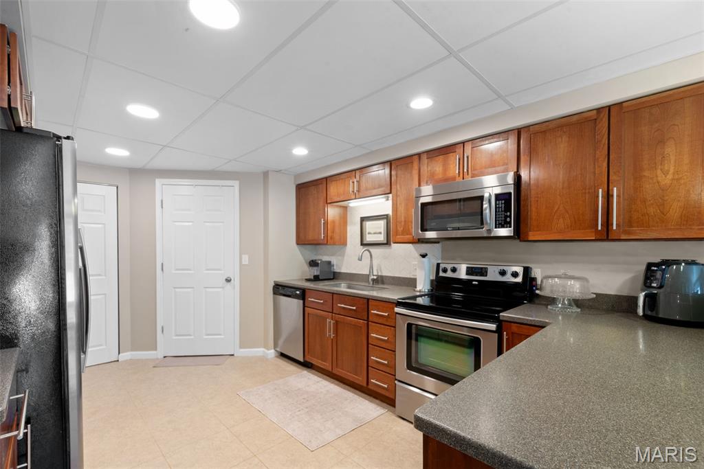 1102 Lakeview Drive