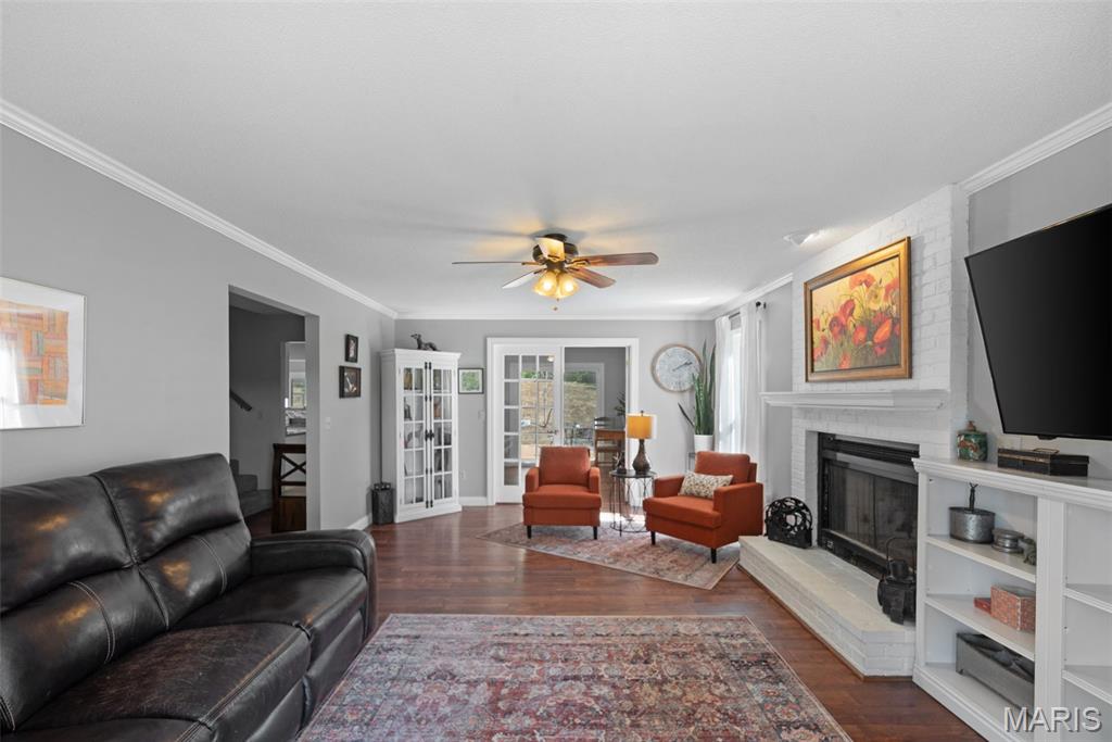 1102 Lakeview Drive