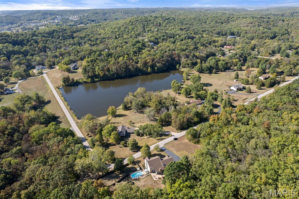 1102 Lakeview Drive