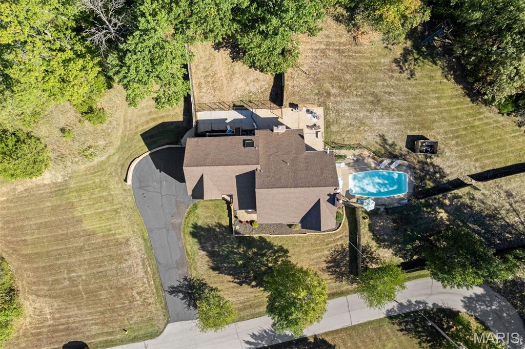 1102 Lakeview Drive
