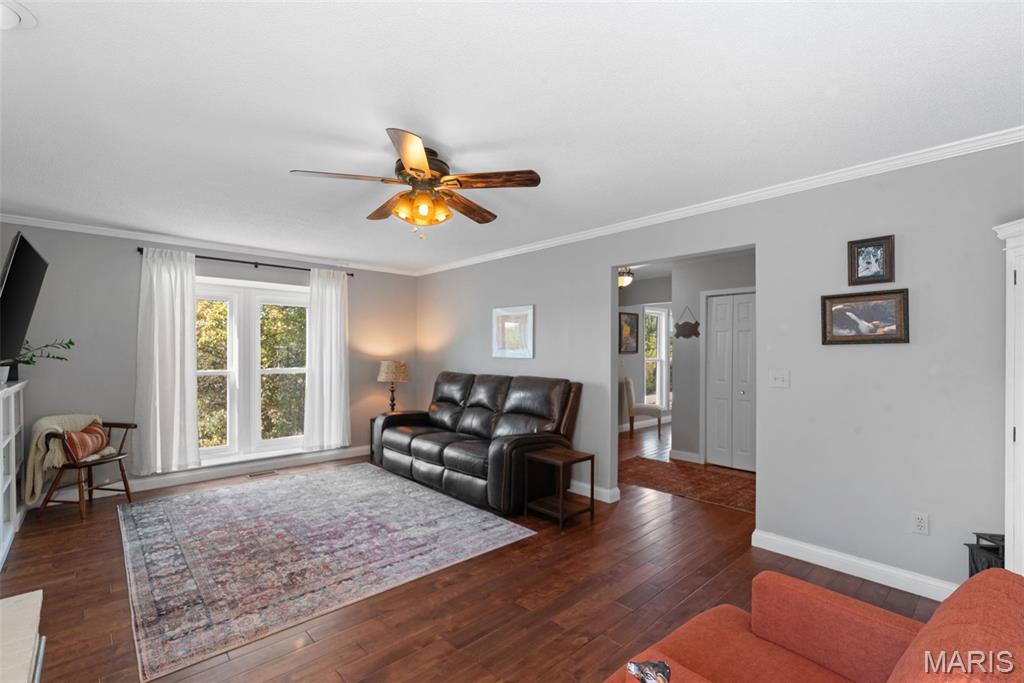 1102 Lakeview Drive