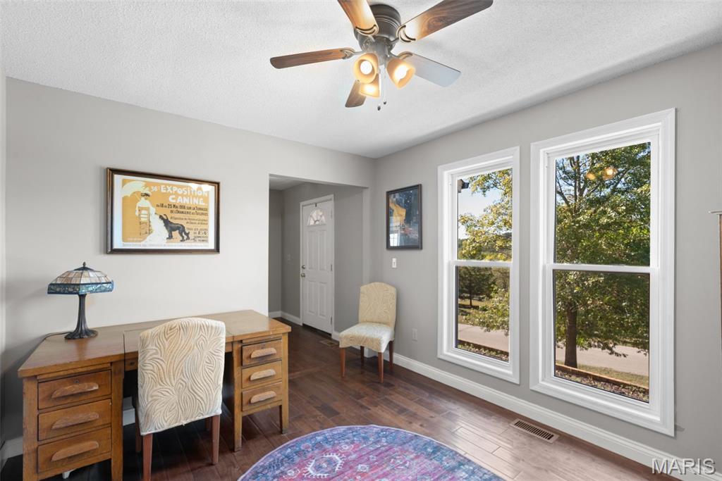 1102 Lakeview Drive