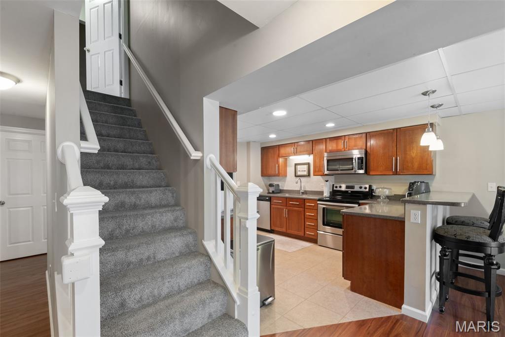 1102 Lakeview Drive