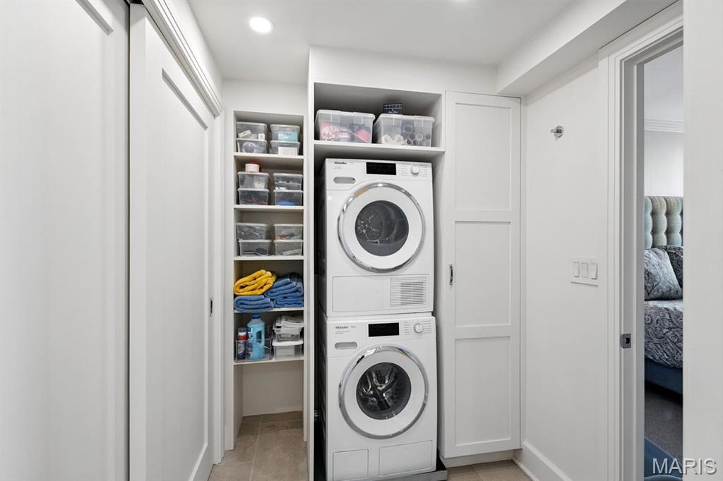 200 S Brentwood Boulevard Unit: 15C