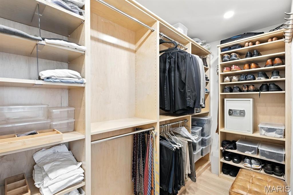 200 S Brentwood Boulevard Unit: 15C