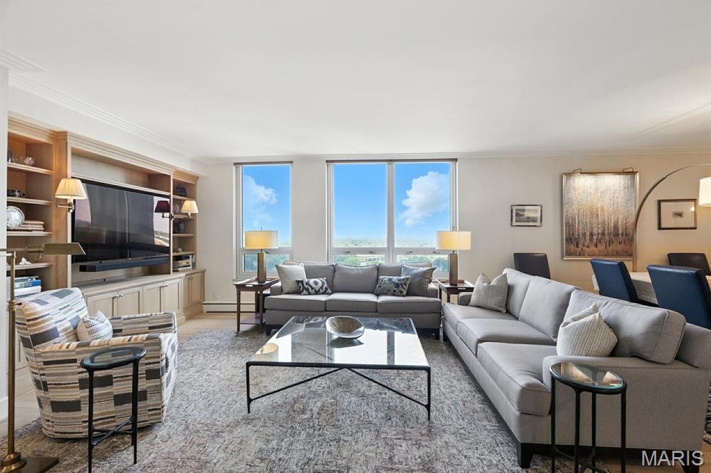 200 S Brentwood Boulevard Unit: 15C