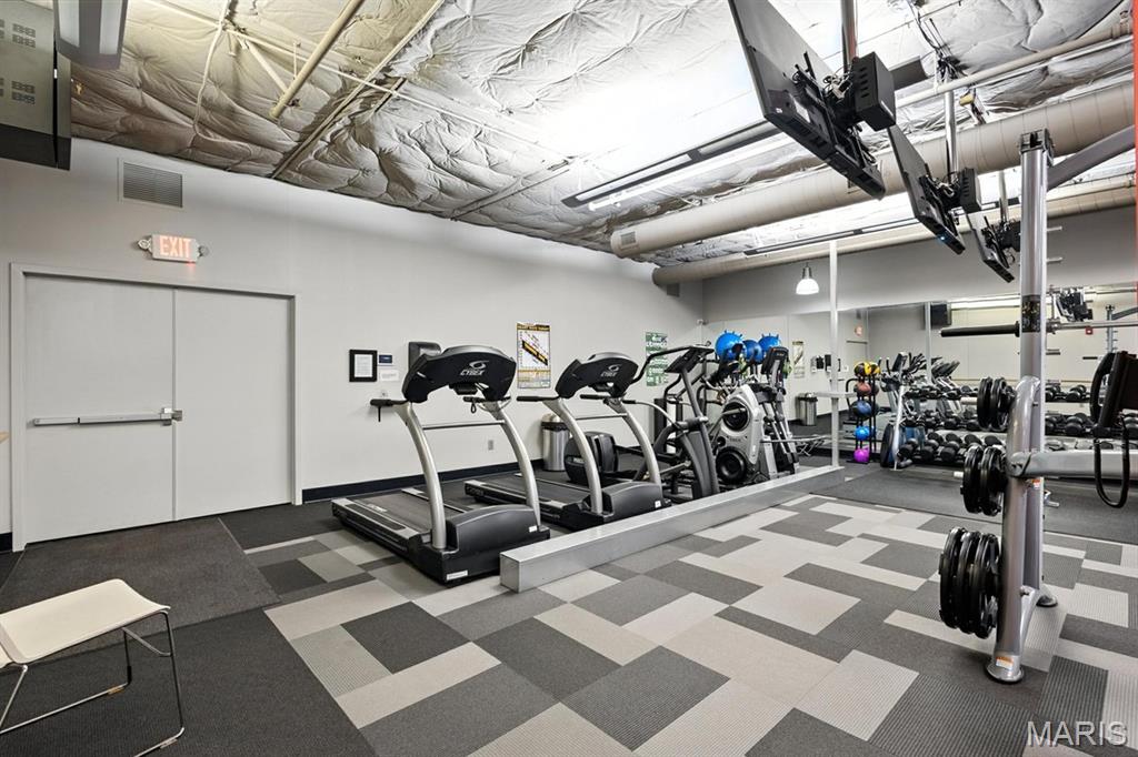 200 S Brentwood Boulevard Unit: 15C