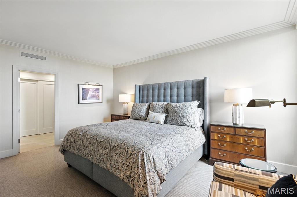 200 S Brentwood Boulevard Unit: 15C