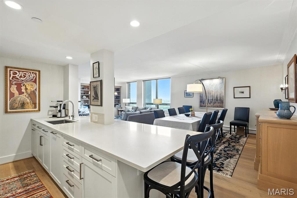 200 S Brentwood Boulevard Unit: 15C