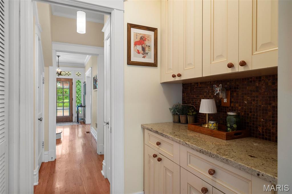 6912 Washington Avenue