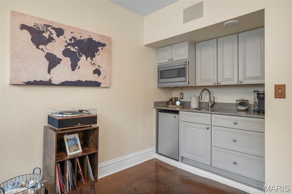 6912 Washington Avenue