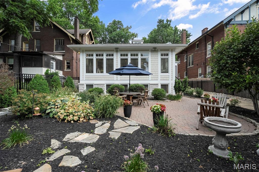 6912 Washington Avenue