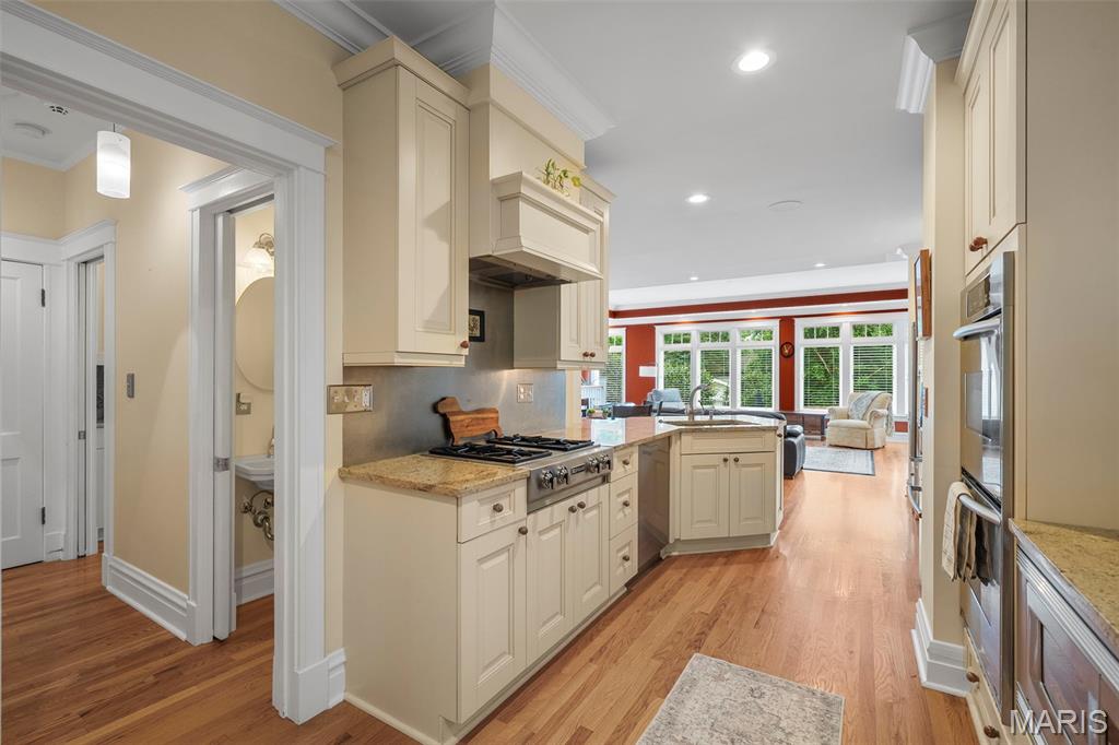 6912 Washington Avenue