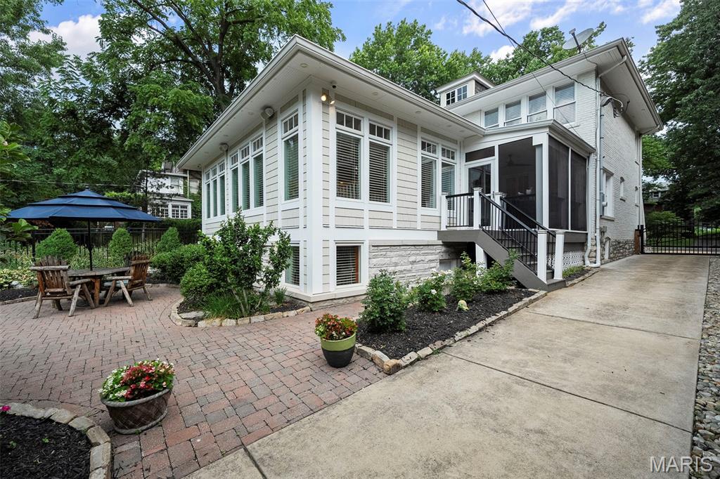 6912 Washington Avenue