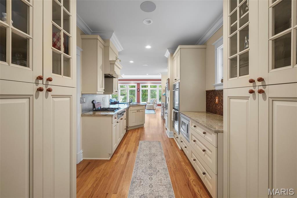 6912 Washington Avenue