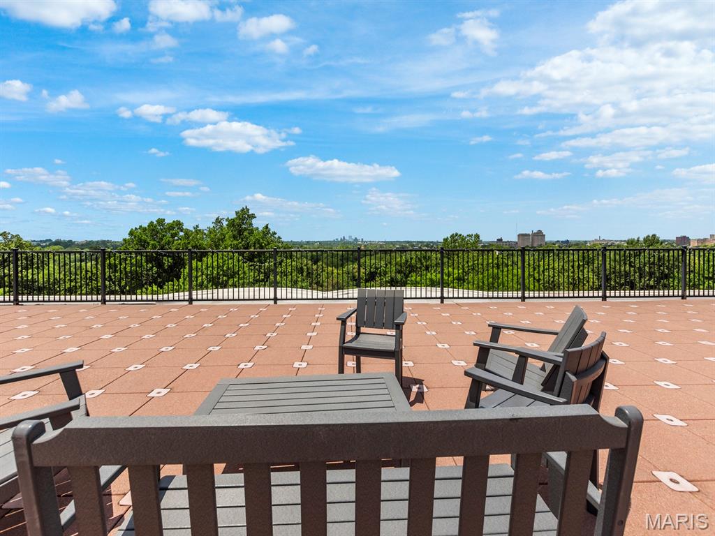 10 N Kingshighway Boulevard Unit: 4C