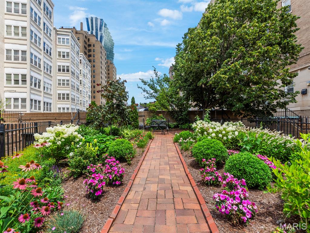 10 N Kingshighway Boulevard Unit: 4C