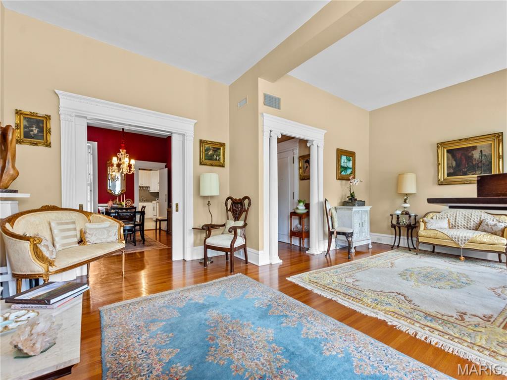 10 N Kingshighway Boulevard Unit: 4C