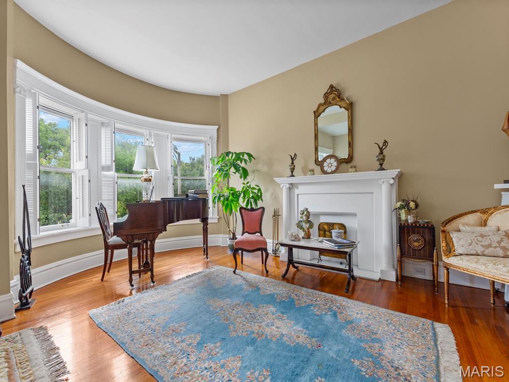 10 N Kingshighway Boulevard Unit: 4C