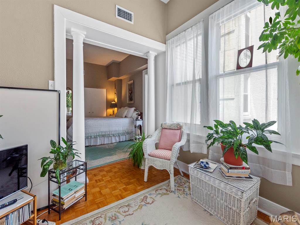 10 N Kingshighway Boulevard Unit: 4C