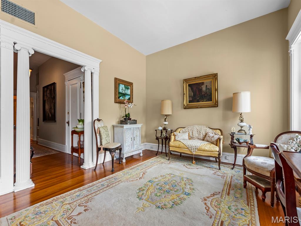 10 N Kingshighway Boulevard Unit: 4C