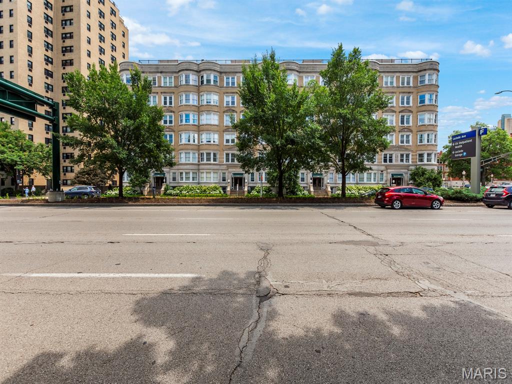 10 N Kingshighway Boulevard Unit: 4C