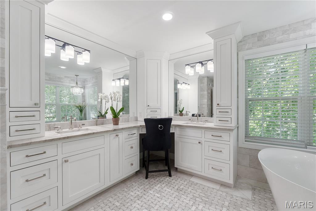 12429 Nicholas Lane