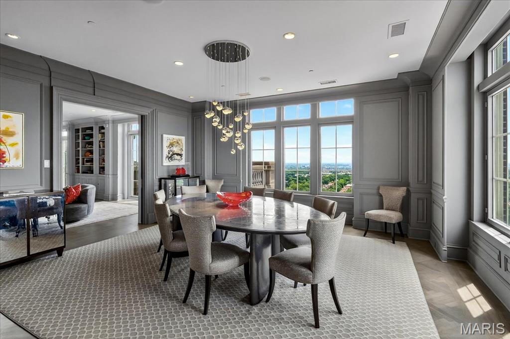 150 Carondelet Plaza Unit: 2801