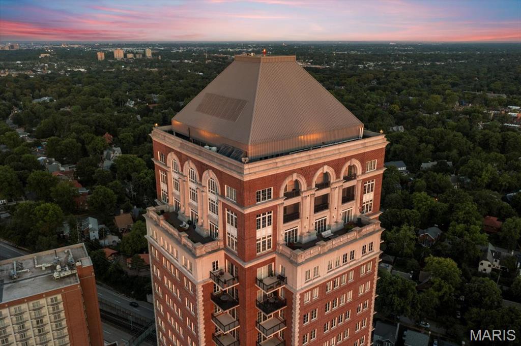 150 Carondelet Plaza Unit: 2801