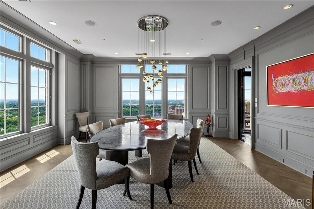 150 Carondelet Plaza Unit: 2801