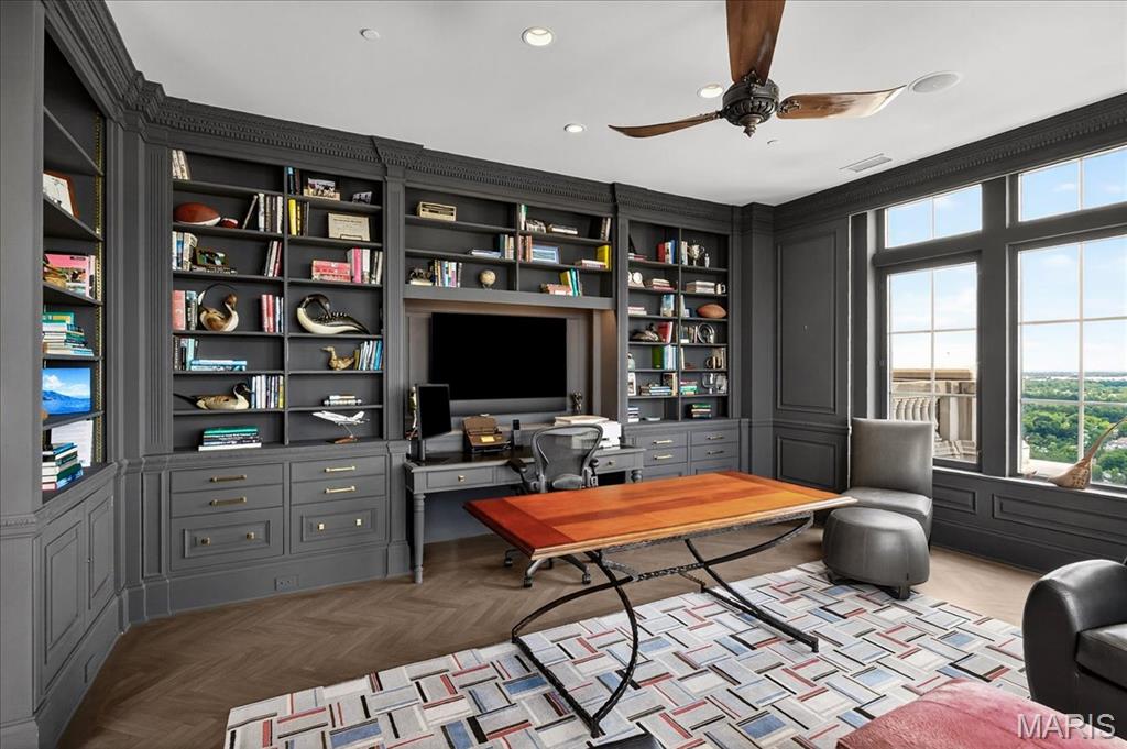 150 Carondelet Plaza Unit: 2801