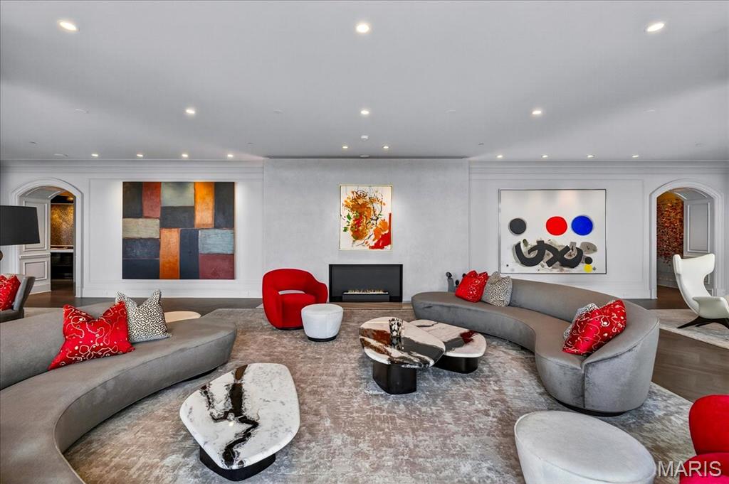 150 Carondelet Plaza Unit: 2801