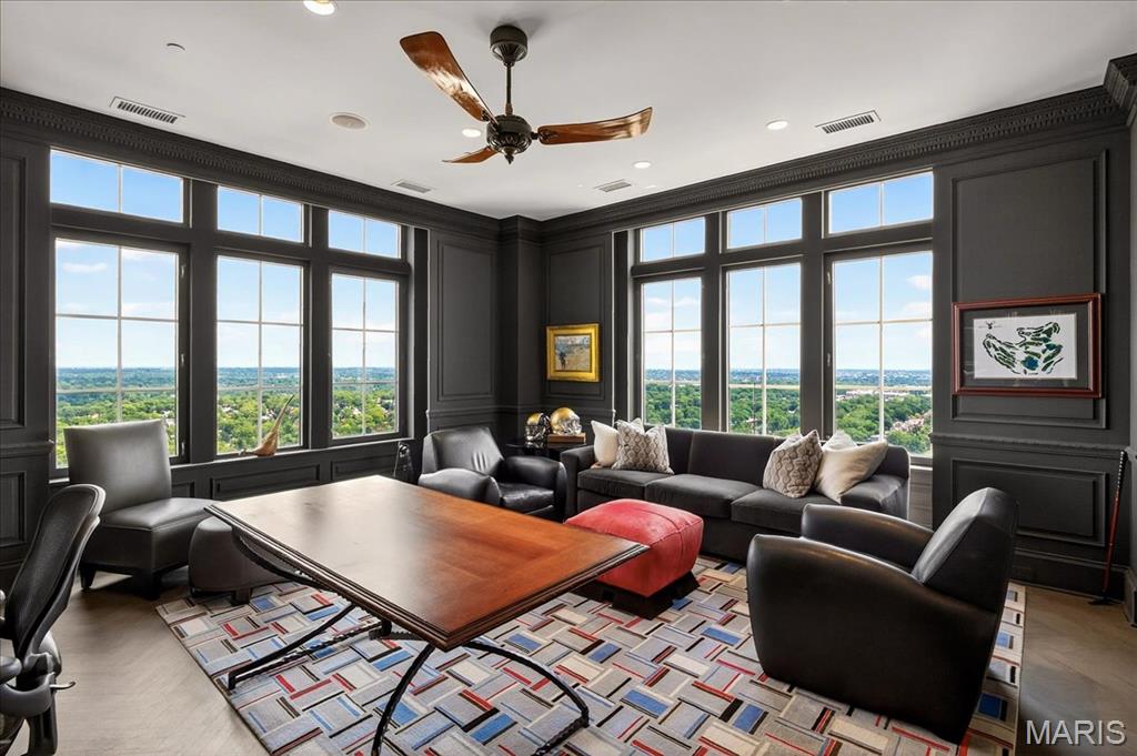 150 Carondelet Plaza Unit: 2801
