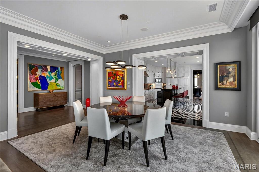 150 Carondelet Plaza Unit: 2801